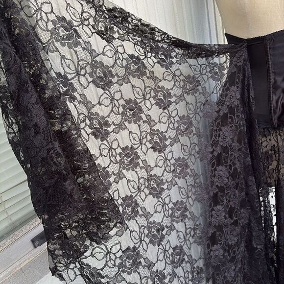 Elegant Black Lace Corset skirt - Picture 2 of 4